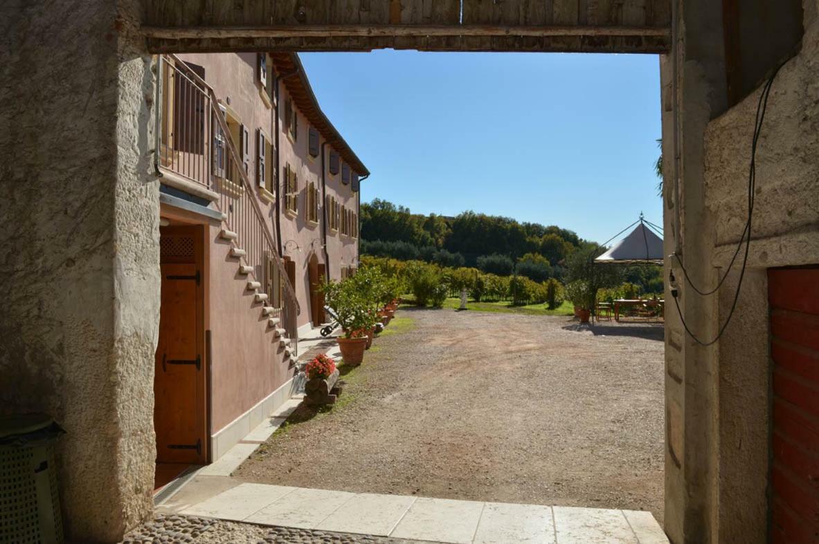 Relais Antica Corte Al Molino - Adults Only Неґрар Екстер'єр фото